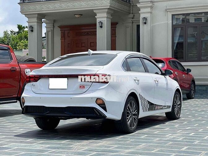 🌺🌺 Kia K3 Premium 2023 32000 km Trắng
