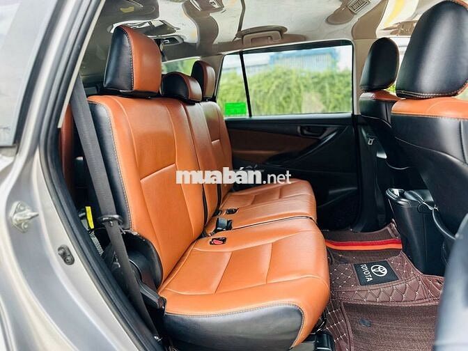 Toyota Innova 2.0 E MT 2018 Số sàn Bạc