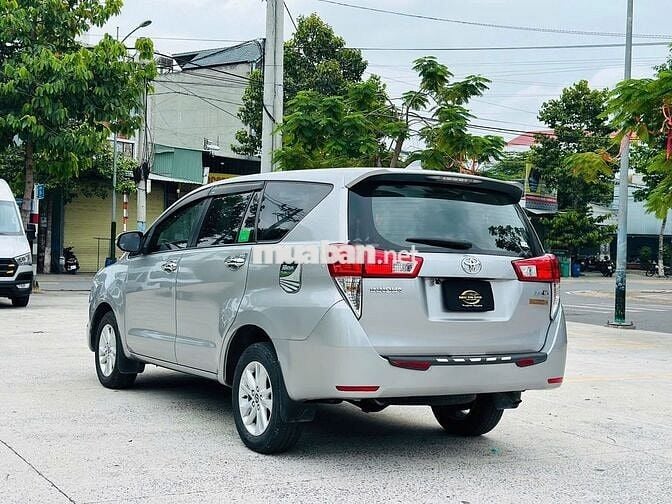 Toyota Innova 2.0 E MT 2018 Số sàn Bạc