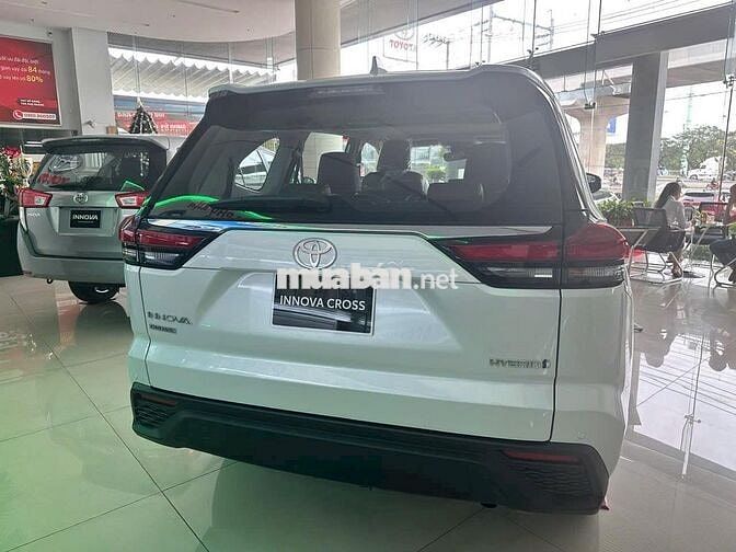 Toyota Innova Cross 2025