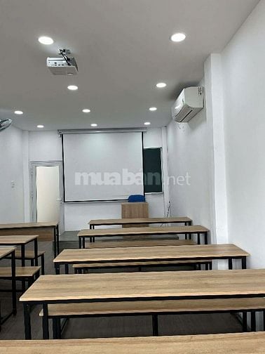 Bán gấp Mặt tiền đường Lãnh Binh Thăng, P11, Q11. 4m x 23m. 4 lầu.