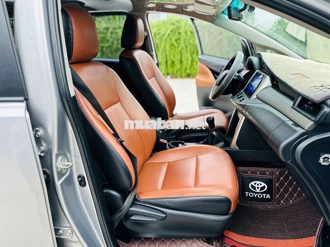 Toyota Innova 2.0 E MT 2018 Số sàn Bạc
