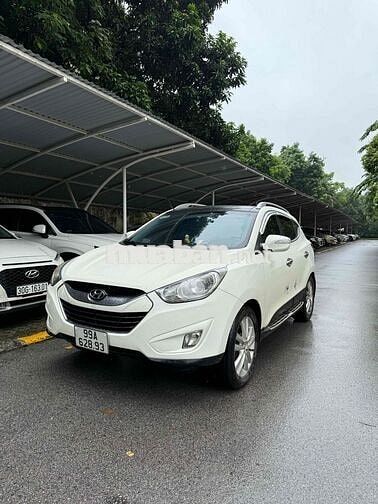 Hyundai Tucson Trắng SUV Tự động Xăng