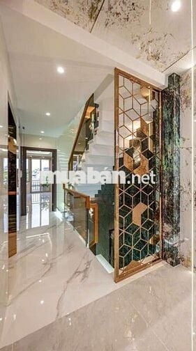 Bán nhà 7 tầng thang máy, nội thất cao cấp, điện năng lượng mặt trời