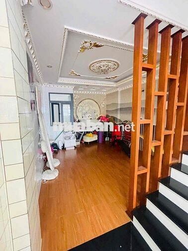 NHÀ CHO THUÊ MẶT TIỀN LÊ VĂN QUỚI