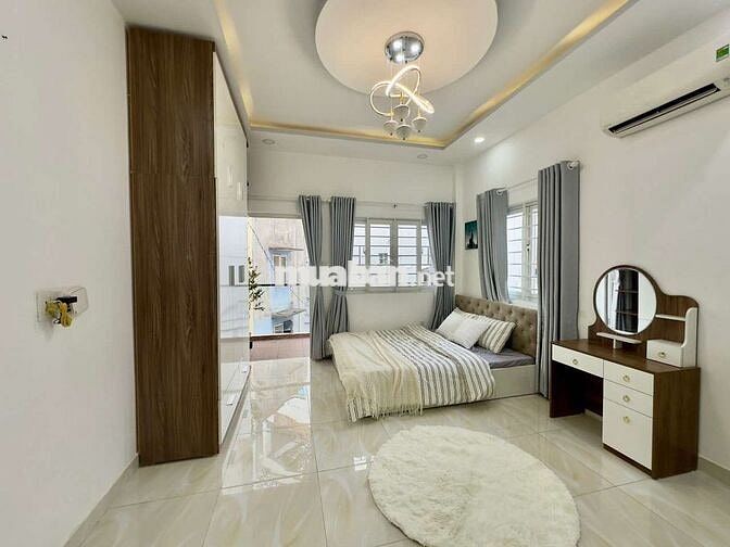Cho thuê căn hộ 1PN 35m2 Ban Công - Đường Trần Phú, Quận 5