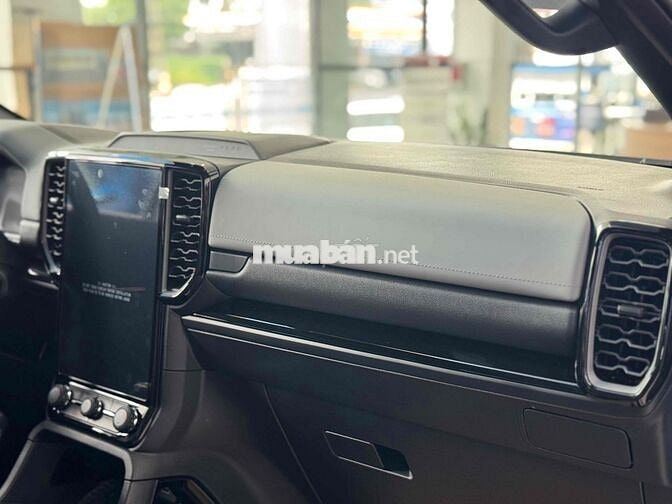 Ford Everest Sport xe sẵn giao ngay
