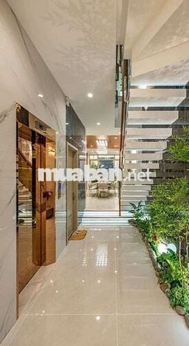 Bán nhà 7 tầng thang máy, nội thất cao cấp, điện năng lượng mặt trời