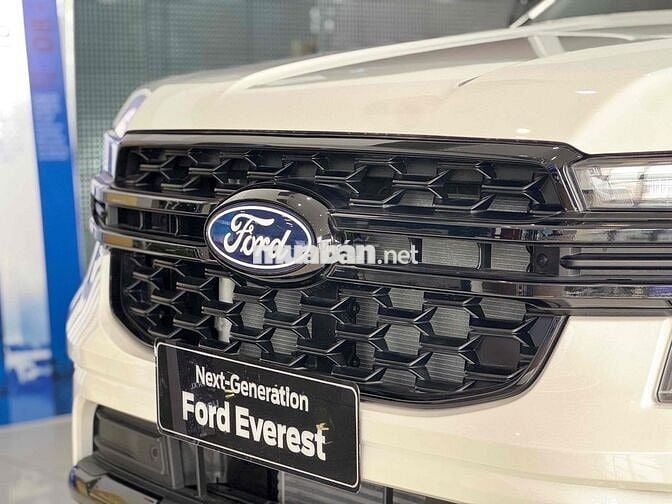 Ford Everest Sport xe sẵn giao ngay