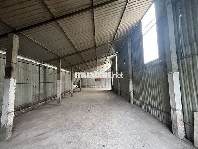 CHO THUÊ XƯỞNG 400M CẢ SÂN PHƯỜNG BÌNH THẮNG GẦN LÀNG ĐẠI HỌC