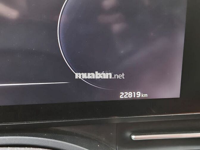 Kia Carnival, Signature 2.2D, 2022, 22.800 km, Đen