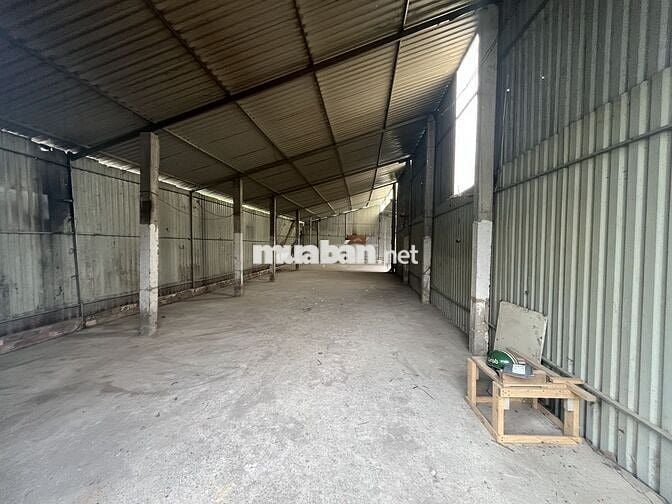 CHO THUÊ XƯỞNG 400M CẢ SÂN PHƯỜNG BÌNH THẮNG GẦN LÀNG ĐẠI HỌC