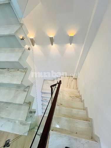 Bán nhà mới đẹp 5 tầng Full Nội Thất. Có thang máy. Quận 3. 