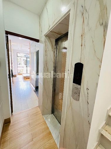 Bán nhà mới đẹp 5 tầng Full Nội Thất. Có thang máy. Quận 3. 