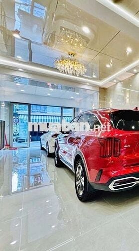 Bán nhà 7 tầng thang máy, nội thất cao cấp, điện năng lượng mặt trời