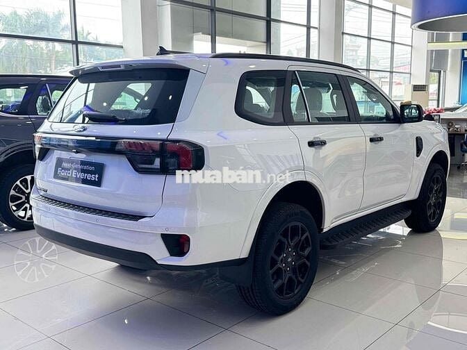 Ford Everest Sport xe sẵn giao ngay