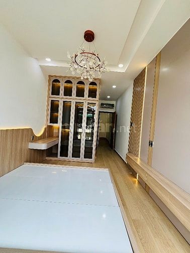 Bán nhà mới đẹp 5 tầng Full Nội Thất. Có thang máy. Quận 3. 