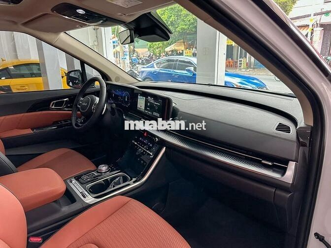 Kia Carnival, Signature 2.2D, 2022, 22.800 km, Đen