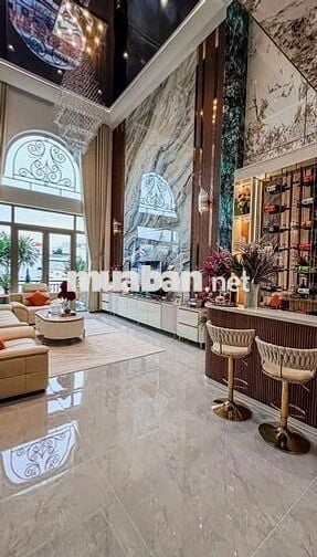 Bán nhà 7 tầng thang máy, nội thất cao cấp, điện năng lượng mặt trời