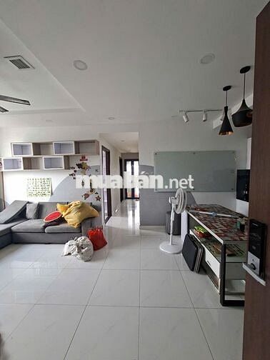 Cho thuê Green River căn 3 phòng ngủ 2wc giá 13 triệu,ở liền dc quận 8