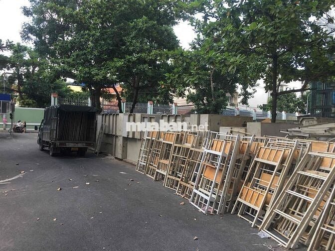 Tuyển dụng 2 tài xế và 5 phụ xe