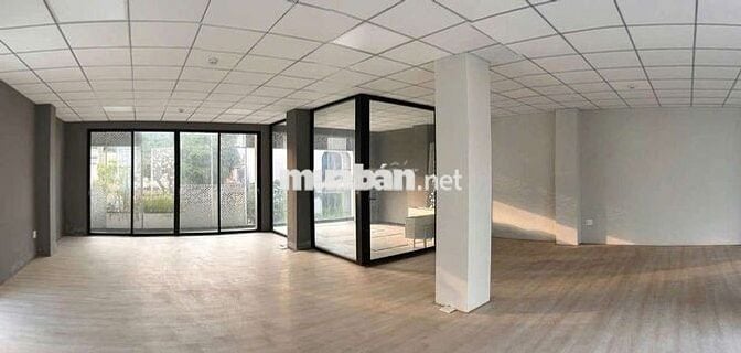 CHO THUÊ NHÀ 4 TẦNG ĐƯỜNG HOÀ BÌNH Q11  32TR/ THÁNG . 
