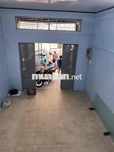 Nhà cho thuê 4*17,3m hẻm 17 Đồng Đen- Trường Chinh