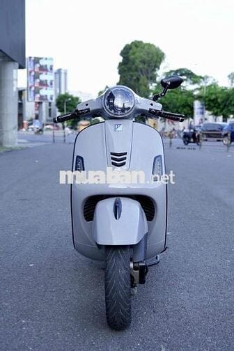 Piaggio Vespa GTS 300 Xám