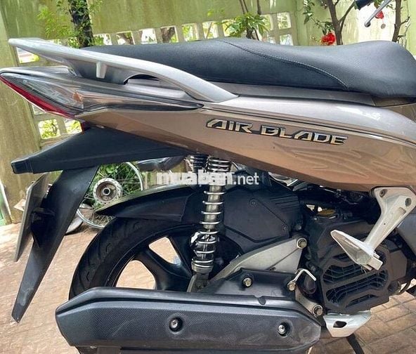 Honda Airblade 110 Fi Nâu bạc đã sử dụng