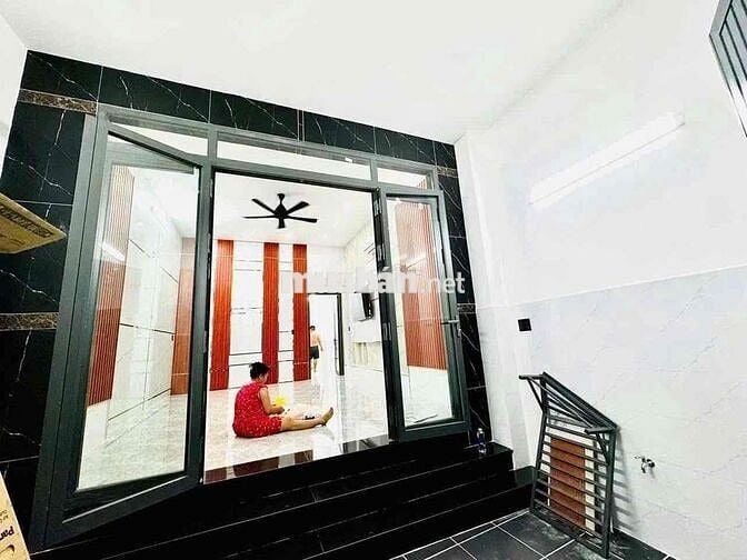 Cho thuê nhà nguyên căn 2Pn dt 5x20 nhà trệt có 3 máy lạnh