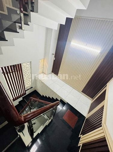 Cho thuê nhà MT Dân Chủ- Tân Phú.DT 4x18- 3 Lầu,st. 4pn, 5wc NT cơ bản