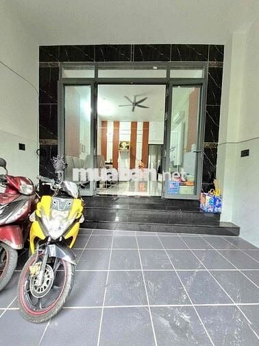 Cho thuê nhà nguyên căn 2Pn dt 5x20 nhà trệt có 3 máy lạnh