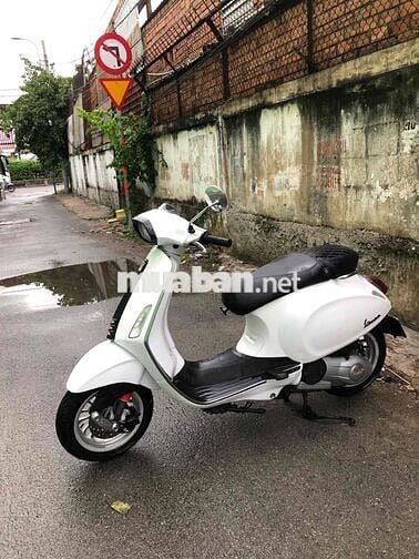 Piaggio Vespa 2016. máy zin nguyên bản siu êm đẹp