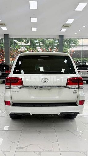 Land Cruiser 4.6 V8, sản xuất 2019 xe đẹp xuất sắc. Giá cực tốt.
