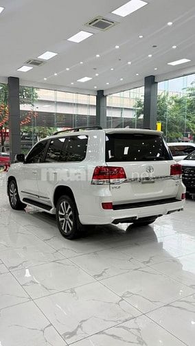 Land Cruiser 4.6 V8, sản xuất 2019 xe đẹp xuất sắc. Giá cực tốt.