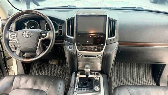 Land Cruiser 4.6 V8, sản xuất 2019 xe đẹp xuất sắc. Giá cực tốt.