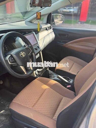 Toyota Innova E 2017 Số sàn Bạc