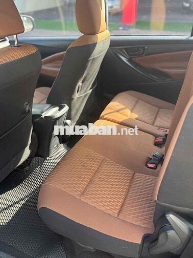 Toyota Innova E 2017 Số sàn Bạc