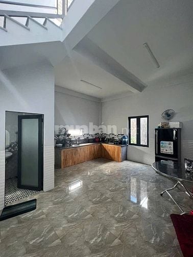Bán nhà riêng 2 tầng 169,5m² hẻm 3 Hùng Vương, Buôn Hồ, sổ hồng
