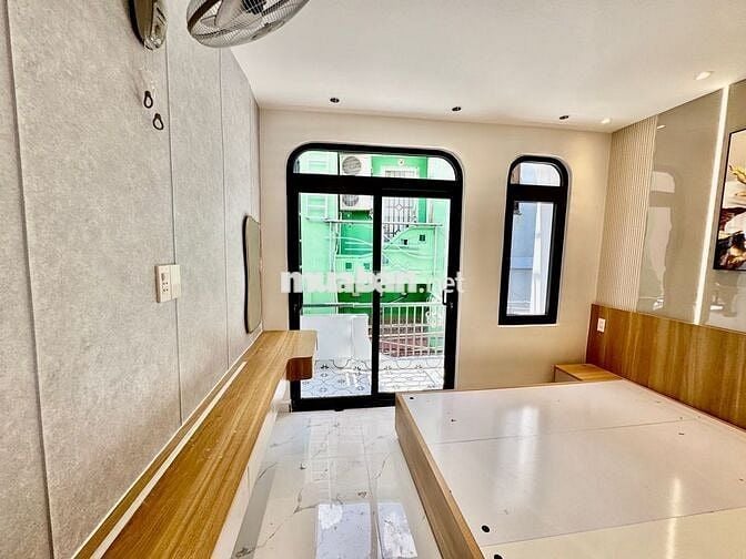 NGAY CÔNG VIÊN LÀNG HOA - NHÀ MỚI FULL NỘI THẤT VÀO Ở NGAY - 4.5 TỶ
