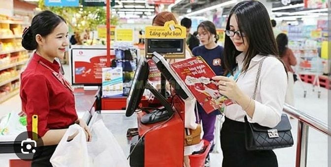 Đóng gói+ tạp vụ+ bán hàng + phụ kho 