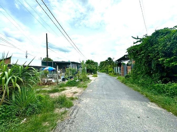 Chủ ngộp cần bán lô đất thổ cư 100m2 sát bên đường Bà Thiên