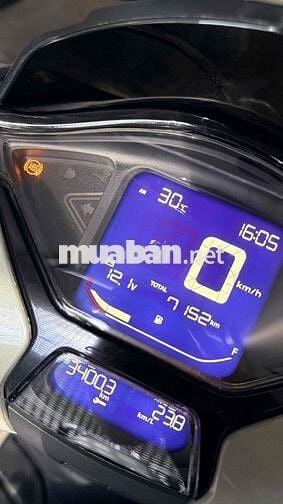 Honda SH 350i đời đầu máy Thái, đi kĩ cực ít đi