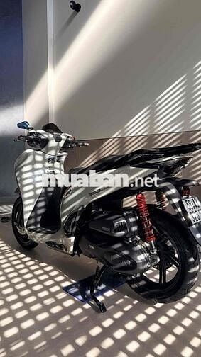 Honda SH 350i đời đầu máy Thái, đi kĩ cực ít đi