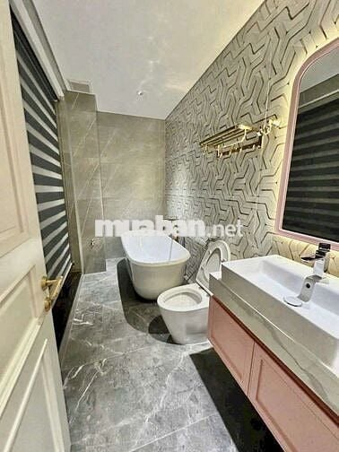 Nhà 1 Trệt 4 Lầu 5PN 6WC 4x20m Mặt Tiền Đường Số Phường Tân Quy