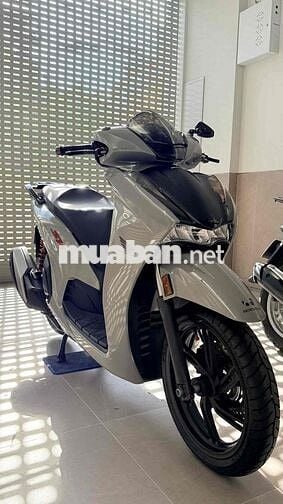 Honda SH 350i đời đầu máy Thái, đi kĩ cực ít đi
