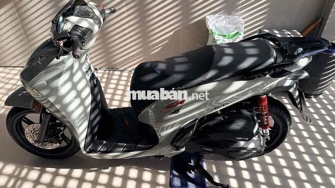 Honda SH 350i đời đầu máy Thái, đi kĩ cực ít đi