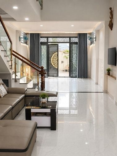 Bán nhà 2 lầu đường Lê Thị Tám, đối diện trường tiểu học Lê Lợi