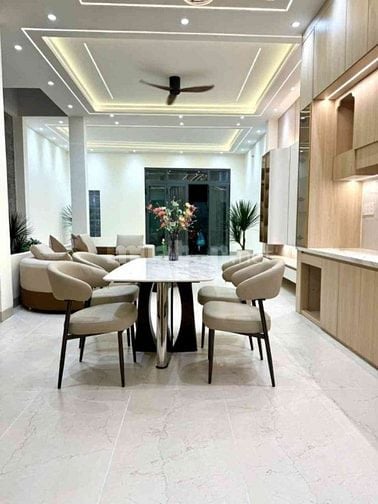 BÁN NHÀ MẶT TIỀN KINH DOANH NGAY TÊN LỬA DT 100M2 GIÁ CHỈ NHỈNH 5 TỶ