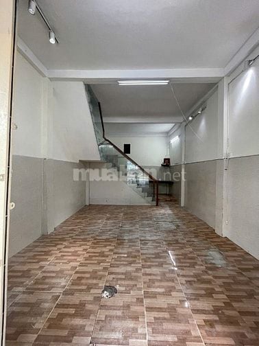 CHO THUÊ NHÀ ĐƯỜNG CÁCH MẠNG THÁNG 8, SÁT NGÃ TƯ ÔNG ÍCH ĐƯỜNG– CẨM LỆ